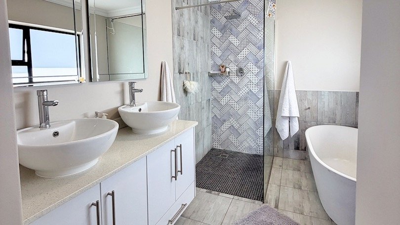 4 Bedroom Property for Sale in Reebok Western Cape